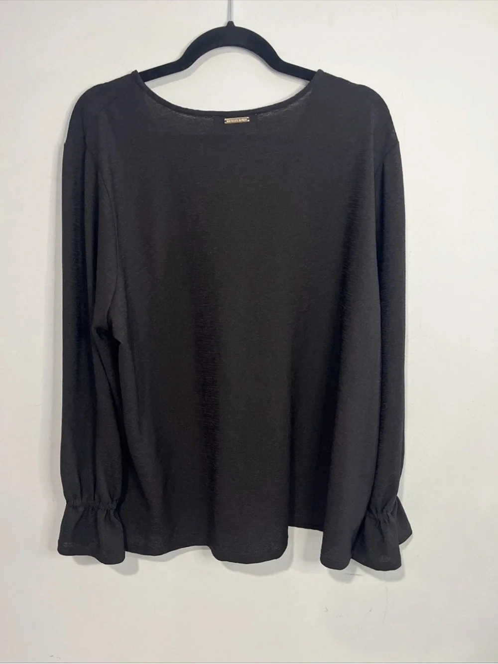 Michael Kors Black V-Neck Long Sleeve Top with Ruffle Cuffs - Size 2X